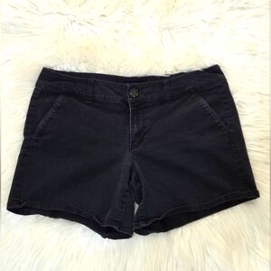 American Eagle mid rise shorts Size 10
